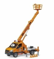 BRUDER 1:16 automobilis su darbine platforma, 02679