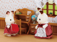 SYLVANIAN FAMILIES triušiukas ir stalas, 2204/5016