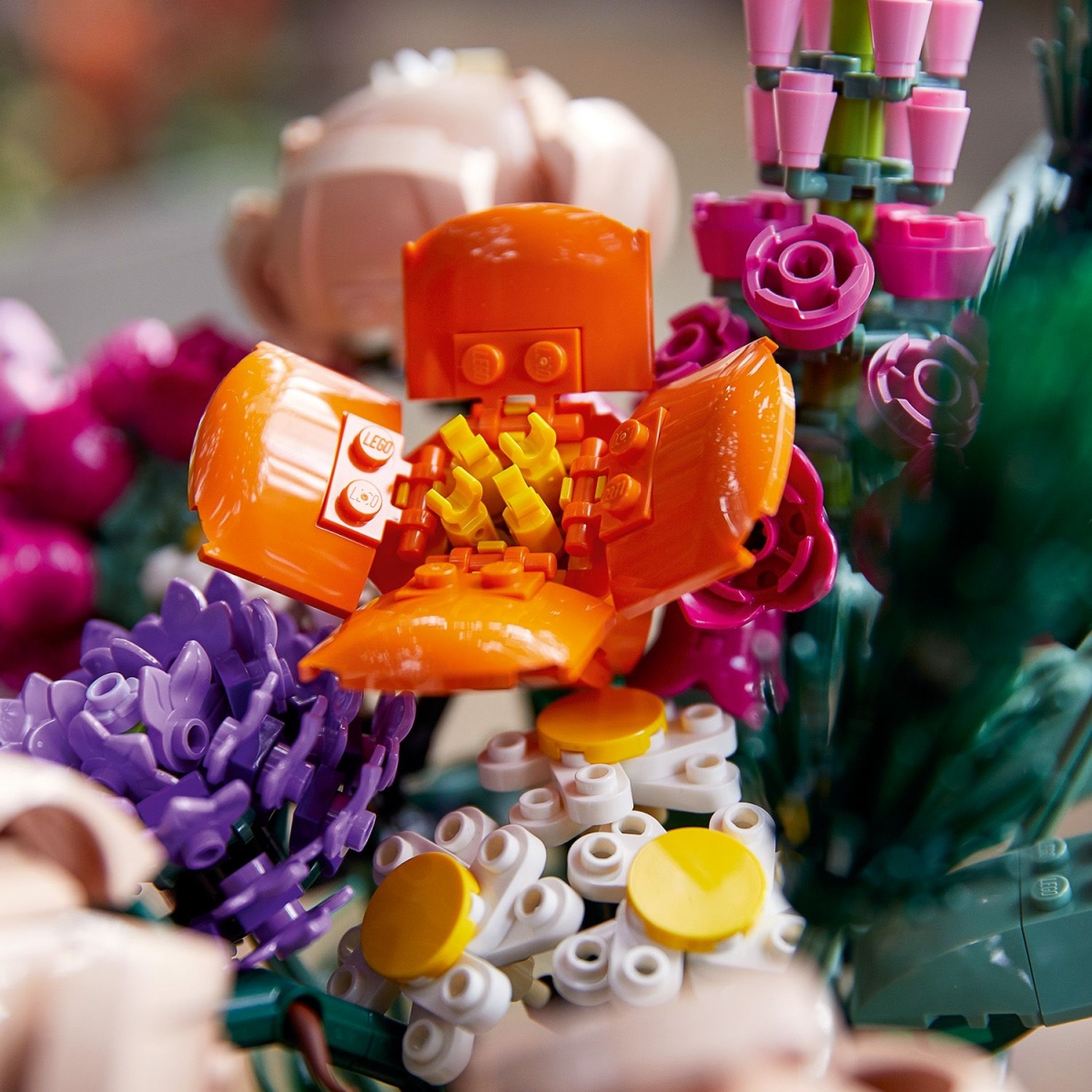 10280 LEGO® ICONS Gėlių puokštė | LEGO