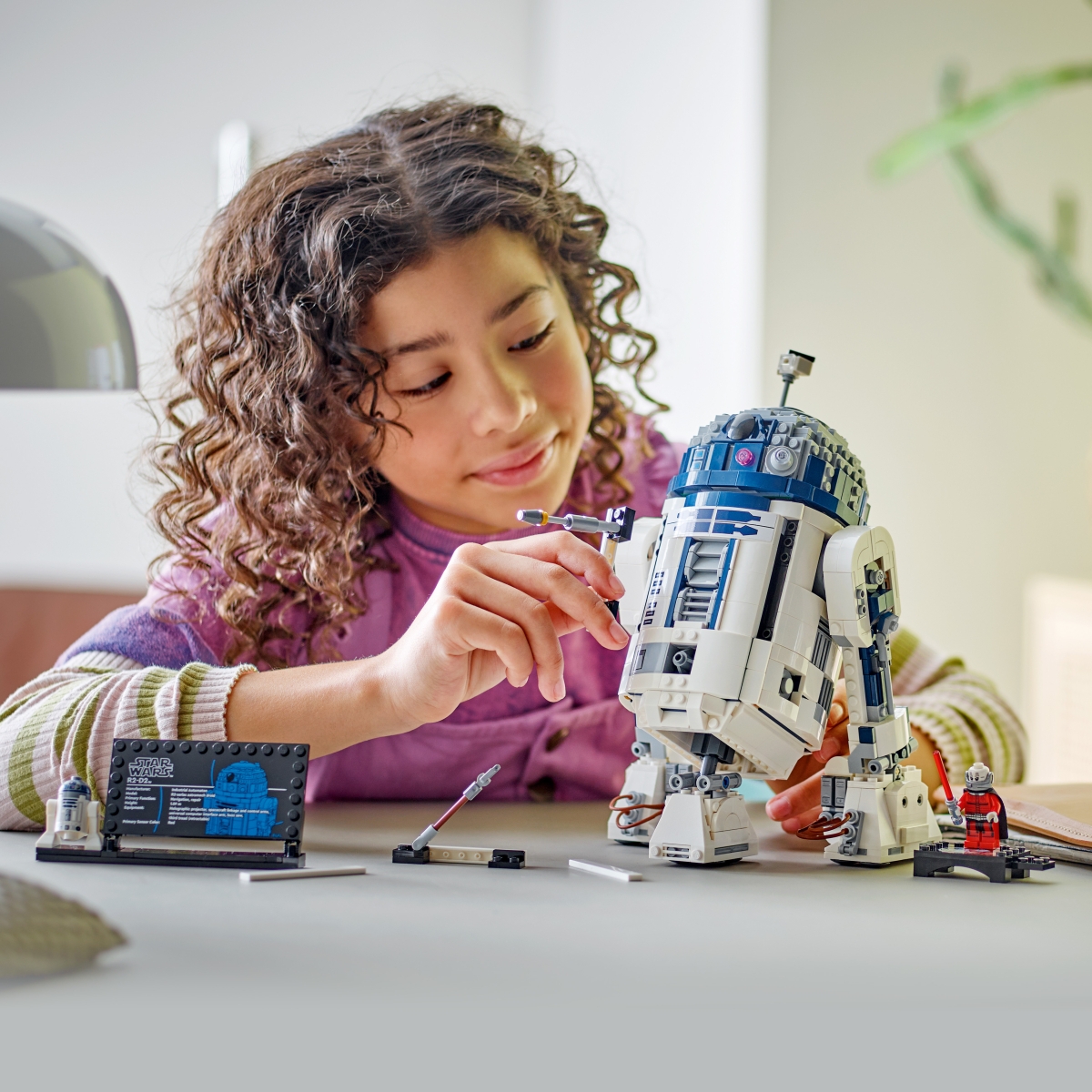 75379 LEGO® Star Wars™ R2-D2™ | LEGO Star Wars