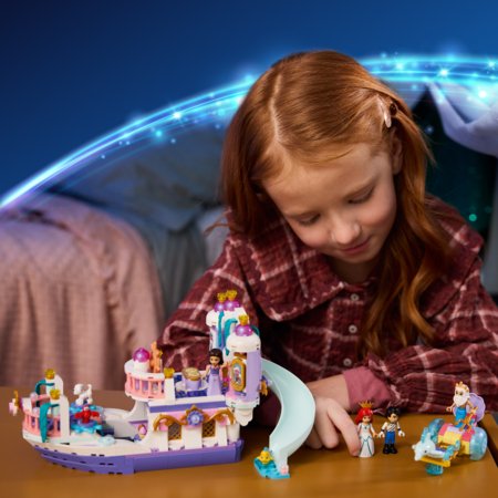 43299 LEGO® ǀ Disney Princess Arielės karališkųjų vestuvių valtis 