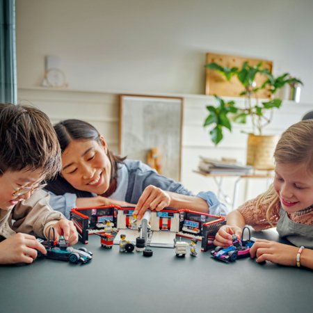 60444 LEGO® City Project Alicia 2025 F1® garažas ir Mercedes-AMG bei Alpine automobiliai 