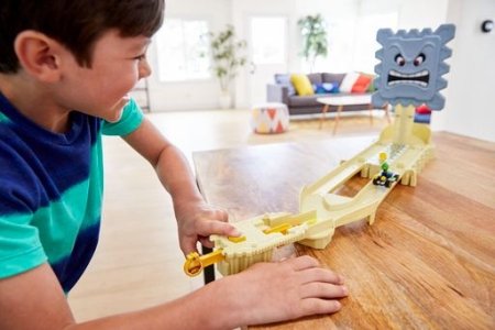 HOT WHEELS Mario Kart rinkinys Pabėgimas nuo Thwomp spąstų, GFY46 GFY46