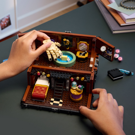 76785 LEGO® Wednesday Thing butas 