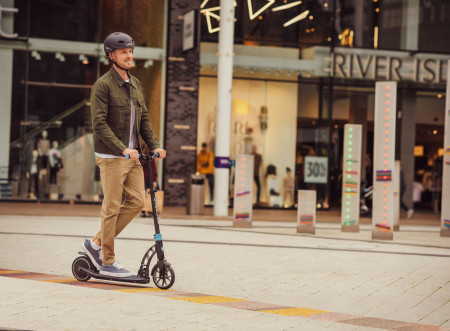 GLOBBER elektrinis paspirtukas ONE K E-motion 15 juodas, 653-100 653-100