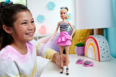BARBIE Barbė madistė dryžuota palaidine, HRH11 