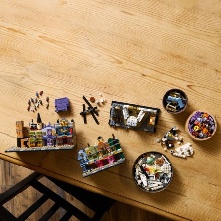76444 LEGO® Harry Potter™ Skersinio skersgatvio burtininkų parduotuvės 