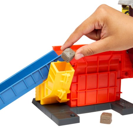 MATCHBOX MOVIE Smalley’s automobilių traiškymo garažas su trasa, JMG56 