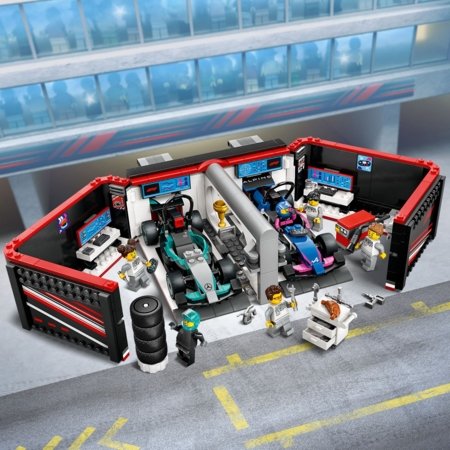 60444 LEGO® City Project Alicia 2025 F1® garažas ir Mercedes-AMG bei Alpine automobiliai 
