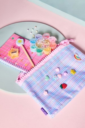 NEXT penalas su kanceliarinėmis priemonėmis, AJ0696 