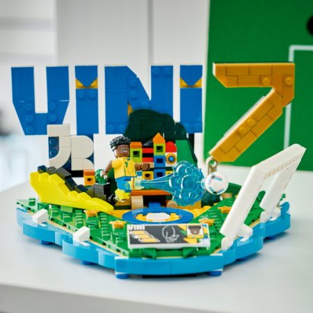 43027 LEGO® Editions Vini Jr. – svarbiausi futbolo įvykiai 