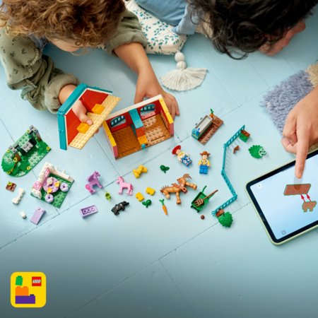 43304 LEGO® ǀ Disney ir Pixar Žaislų istorija 5 Žybsnio žirgų ranča 