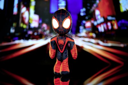 SIMBA DISNEY MARVEL pliušinis žaislas Miles Morales 25cm, 6315875812X12 