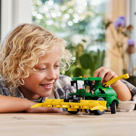 42168 LEGO® Technic John Deere 9700 Forage Harvester 