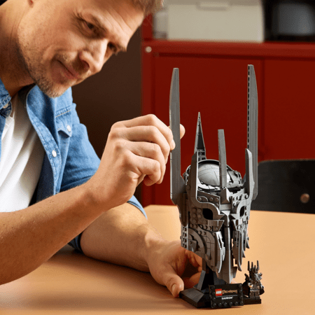 11373 LEGO® Icons Žiedų valdovas: Saurono šalmas 