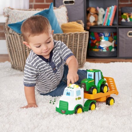JOHN DEERE vilkikas su traktroiumi Farmin Friends, 47207 