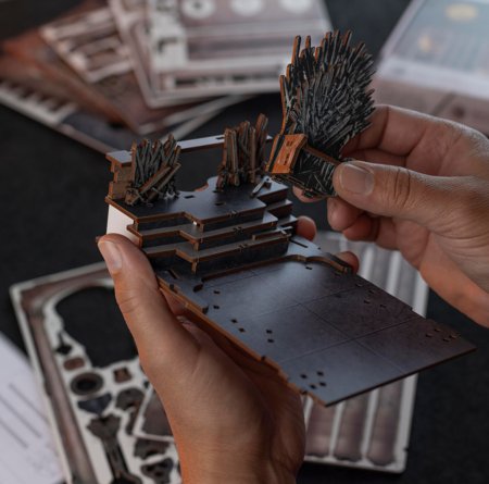 REVELL modelis Iron Throne - House of the Dragon: Tiny Adventures Handmade miniature worlds to assemble, 00531 