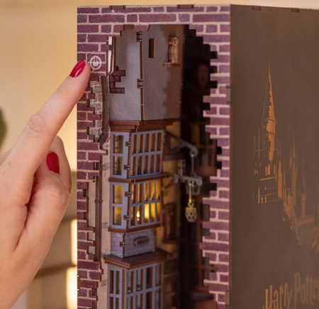REVELL modelis Diagon Alley - Harry Potter: Tiny Adventures Handmade miniature worlds to assemble, 00530 