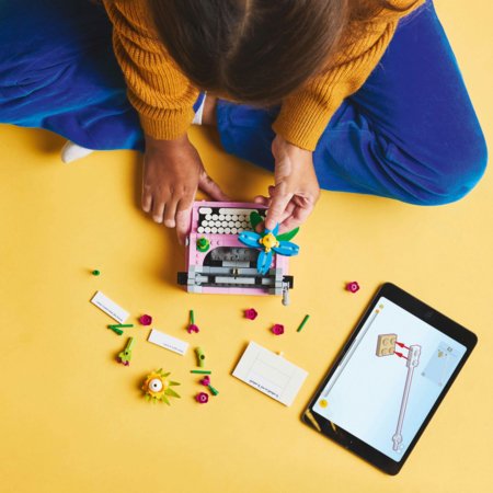 31169 LEGO® Creator Rašomoji mašinėlė su gėlėmis 