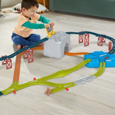 THOMAS AND FRIENDS traukinio trasos rinkinys Bėgiai dėžėjė, HNP81 HNP81