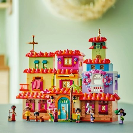 43245 LEGO® Disney™ Specials Stebuklingas Madrigalų namas 