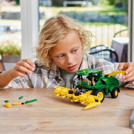 42168 LEGO® Technic John Deere 9700 Forage Harvester 