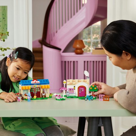 77050 LEGO® Animal Crossing™ Nook's Cranny ir Rosie nameliai 