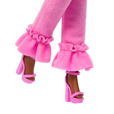 BARBIE Deluxe Fashionistas lėlė rožiniu kostiumėliu, HYV28 