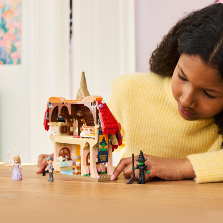 75690 LEGO® Wicked Glinda ir Elphaba apsilankymas Munchkinland 
