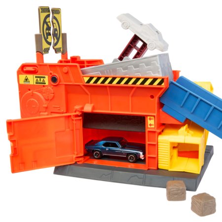 MATCHBOX MOVIE Smalley’s automobilių traiškymo garažas su trasa, JMG56 
