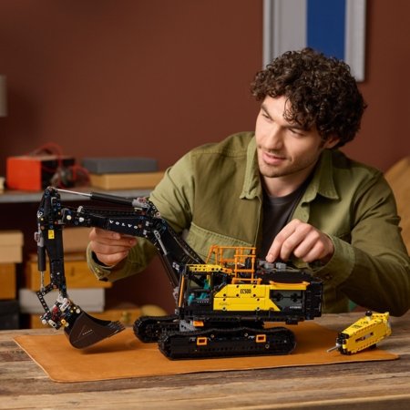 42215 LEGO® Technic Ekskavatorius Volvo EC500 Hybrid 