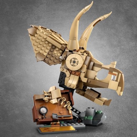 76969 LEGO® Jurassic World™ Dinozaurų fosilijos: triceratopso kaukolė 