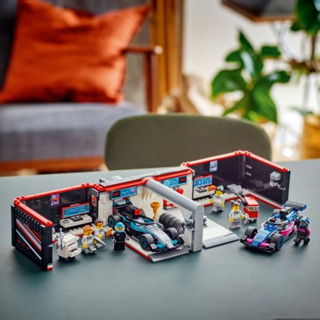 60444 LEGO® City Project Alicia 2025 F1® garažas ir Mercedes-AMG bei Alpine automobiliai 