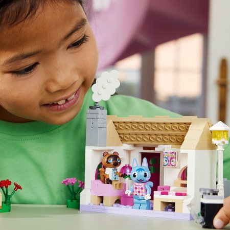 77050 LEGO® Animal Crossing™ Nook's Cranny ir Rosie nameliai 