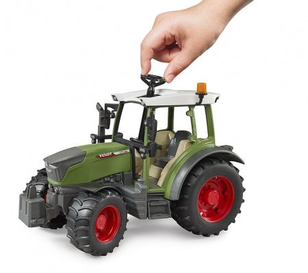 BRUDER 1:16 Fendt Vario 211 traktorius, 02180 02180
