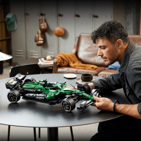42240 LEGO® Technic F1® bolidas „Aston Martin Aramco AMR25“ 