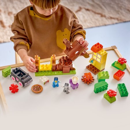 10469 LEGO® DUPLO® Bluey „Picų pardavėjos“ su Muffin ir Bluey 