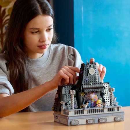 76781 LEGO® Wednesday Wednesday ir Enid bendrabučio kambarys 