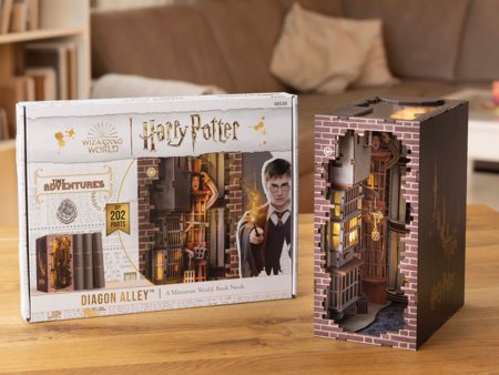REVELL modelis Diagon Alley - Harry Potter: Tiny Adventures Handmade miniature worlds to assemble, 00530 