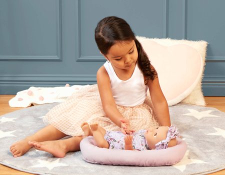LULLABABY lėlė kūdikis su kombinezonu, juostele ir pagalve, LBY7672Z 