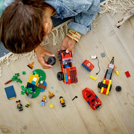 60412 LEGO® City 4x4 Ugniagesių Visureigis Su Gelbėjimo Valtimi 