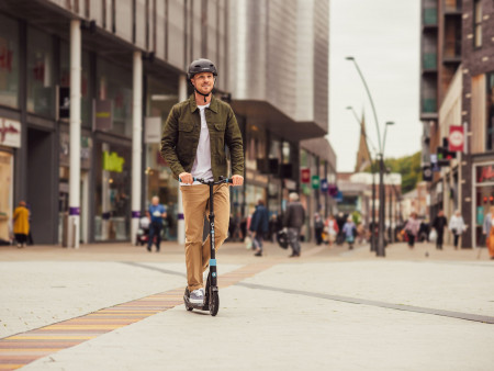 GLOBBER elektrinis paspirtukas ONE K E-motion 15 juodas, 653-100 653-100