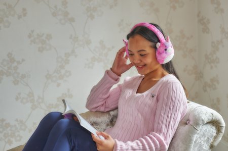 SQUISHMALLOWS pliušinės Bluetooth ausinės Lola, HMSQMBT-LOLA 