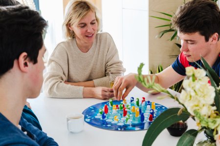 SMART GAMES stalo žaidimas Penguins Huddle Up, (LT, LV, EE), SMA#506 