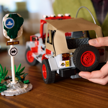 77984 LEGO® Jurassic World: Jurassic Park Jeep® Wrangler 