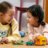 77054 LEGO® Animal Crossing™ Leif furgonas ir sodo prekių parduotuvė 